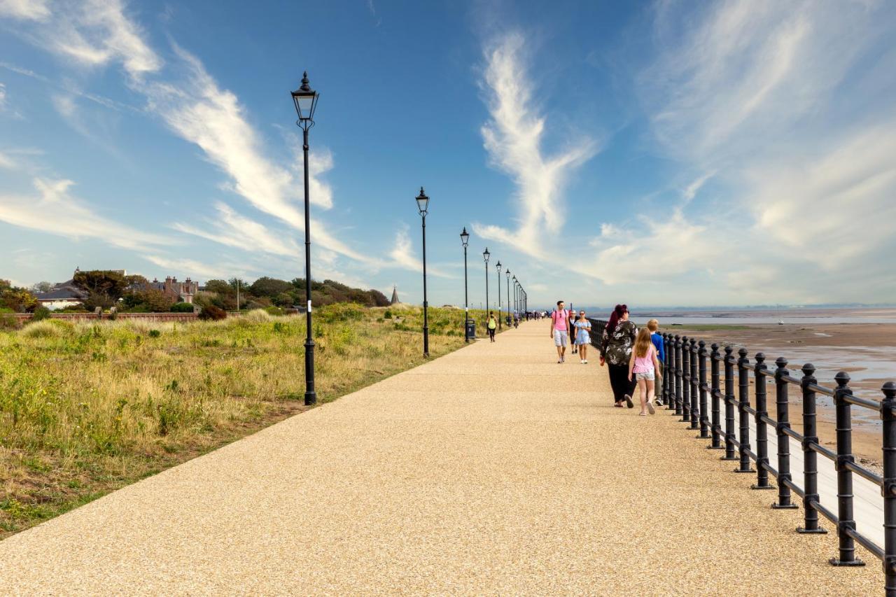 Lytham St Annes, A Spacious, High End, One Bedroomed Apartment 5 Εξωτερικό φωτογραφία